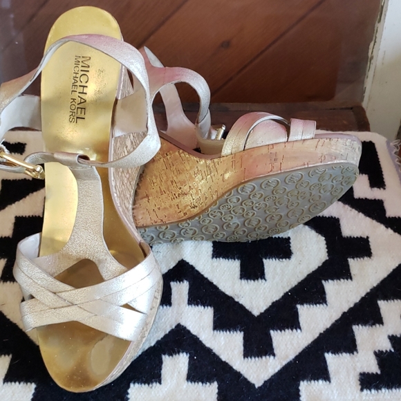 MK Gold T-Strap Wedge Sandal - Picture 2 of 7